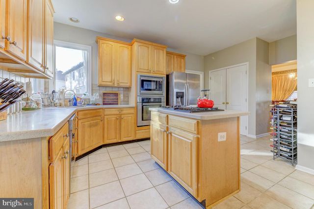 35 ROCKY HILL RD, Princeton, NJ 08540