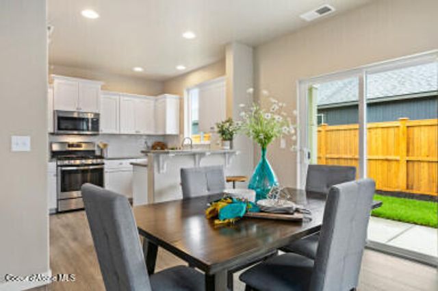 12723 N GENESIS BLVD, Hayden, ID 83835