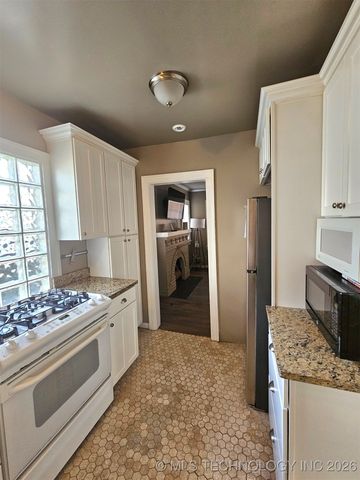 1544 S Indianapolis Avenue, Tulsa, OK 74112