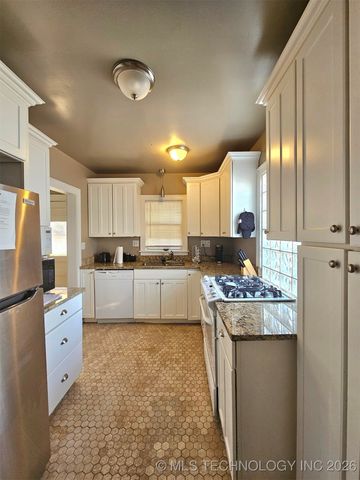 1544 S Indianapolis Avenue, Tulsa, OK 74112