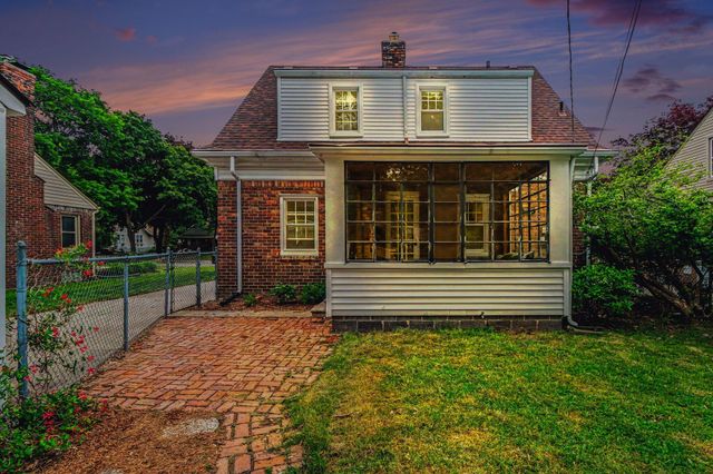 419 Royal Avenue, Royal Oak City, MI 48073