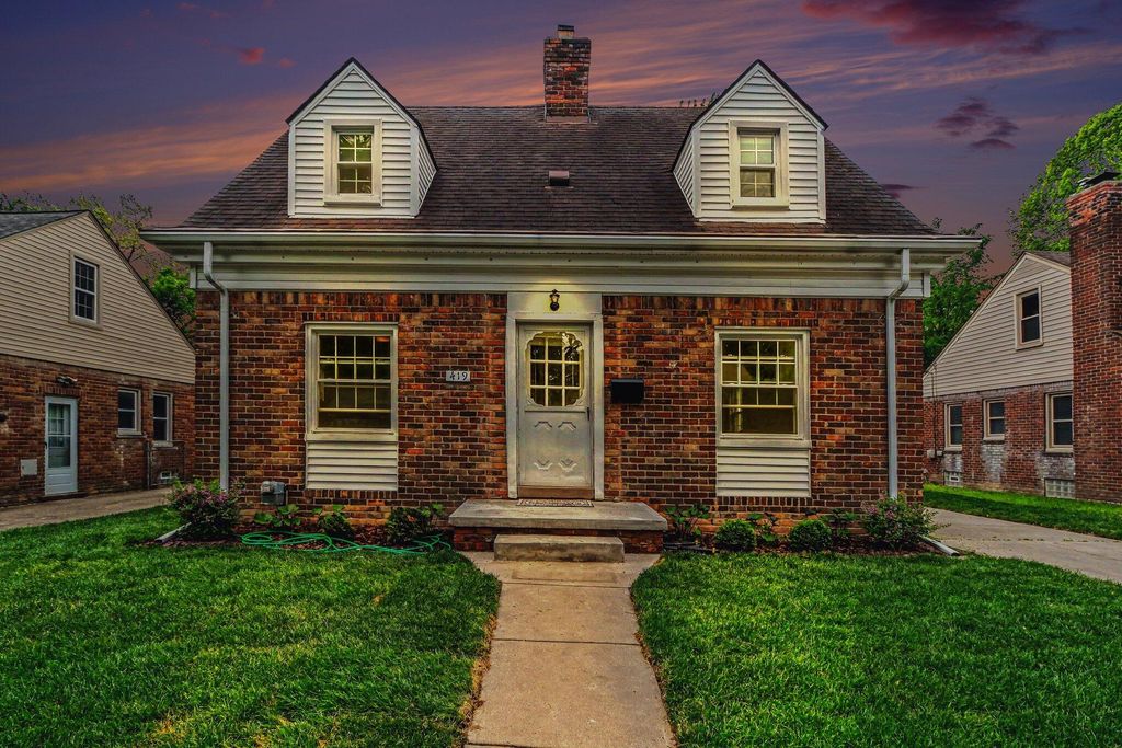 419 Royal Avenue, Royal Oak City, MI 48073
