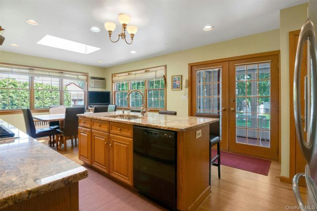 1 8th Street, Pelham, NY 10803