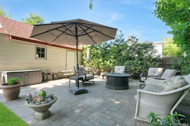 1 8th Street, Pelham, NY 10803