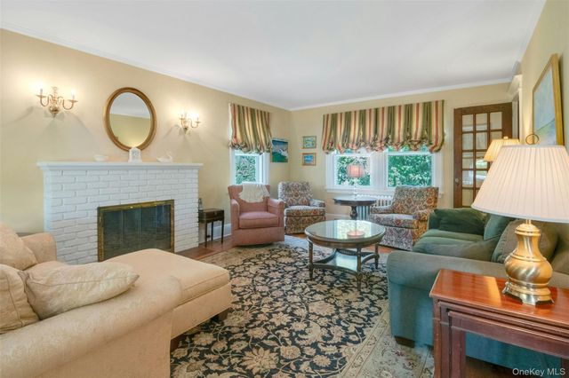 1 8th Street, Pelham, NY 10803