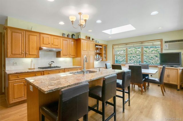 1 8th Street, Pelham, NY 10803