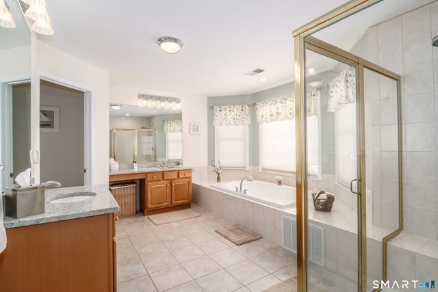 3 Spring Ridge Court 3, Danbury, CT 06811