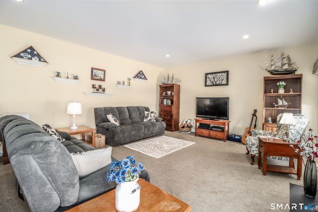 3 Spring Ridge Court 3, Danbury, CT 06811