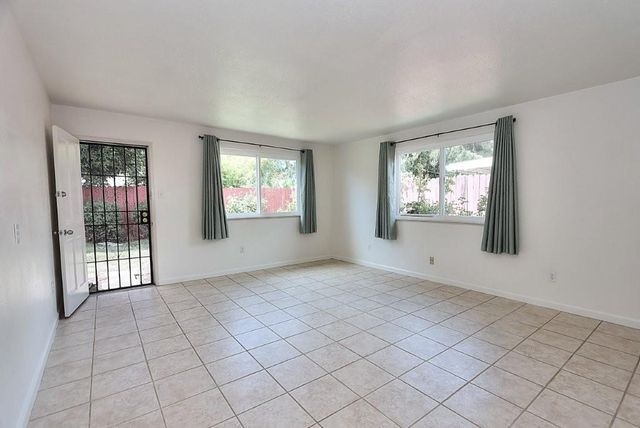 4920 Cibola Way, Sacramento, CA 95820