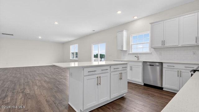 3061 Platinum Circle, West End, NC 27376