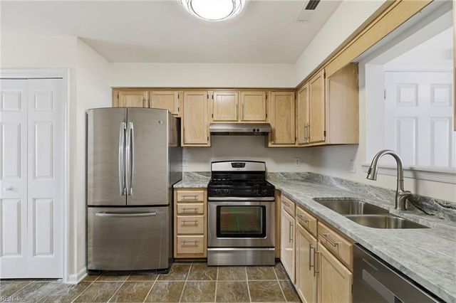 9 Madrone PL, Hampton, VA 23666