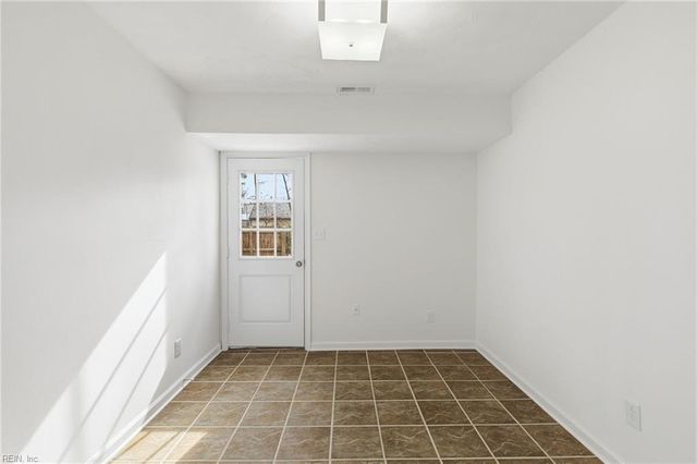 9 Madrone PL, Hampton, VA 23666