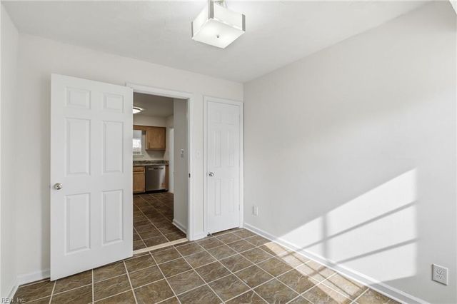 9 Madrone PL, Hampton, VA 23666