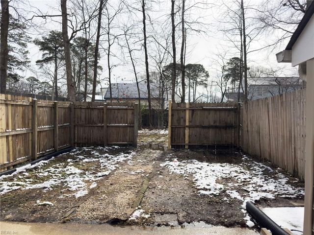 9 Madrone PL, Hampton, VA 23666
