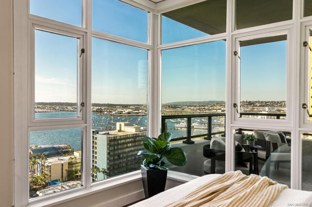 1205 Pacific Hwy 2002, San Diego, CA 92101