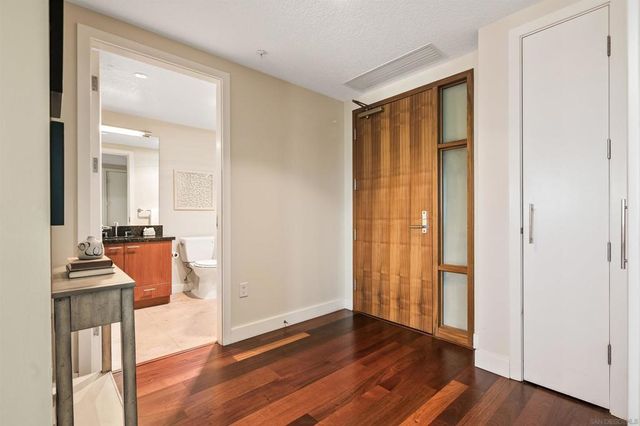 1205 Pacific Hwy 2002, San Diego, CA 92101