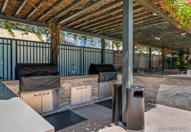 1205 Pacific Hwy 2002, San Diego, CA 92101