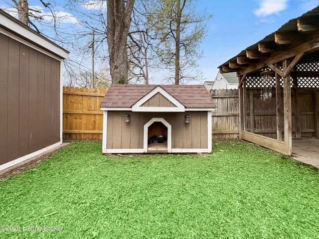 226 Kenoak Dr, Louisville, KY 40214