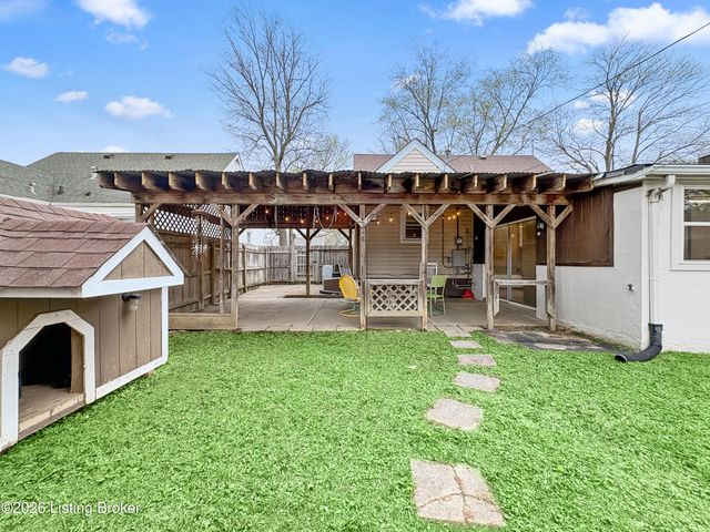 226 Kenoak Dr, Louisville, KY 40214