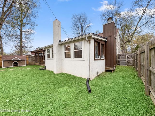 226 Kenoak Dr, Louisville, KY 40214