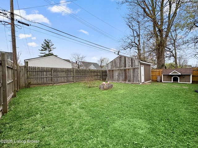 226 Kenoak Dr, Louisville, KY 40214