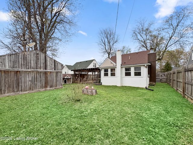 226 Kenoak Dr, Louisville, KY 40214