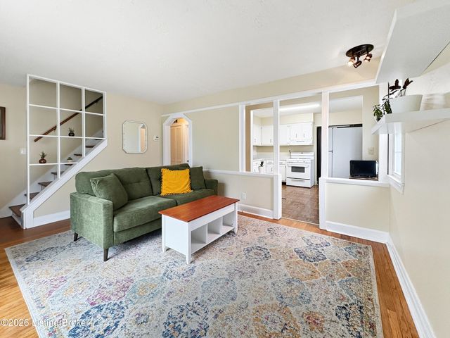 226 Kenoak Dr, Louisville, KY 40214