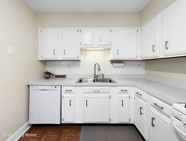 226 Kenoak Dr, Louisville, KY 40214