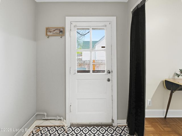 226 Kenoak Dr, Louisville, KY 40214