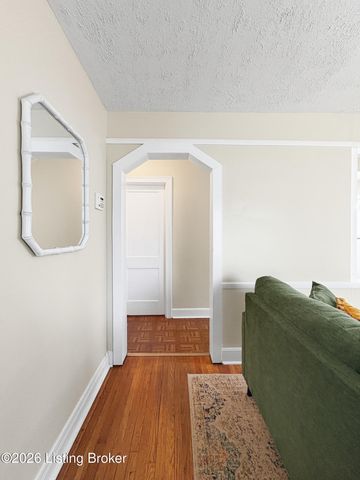 226 Kenoak Dr, Louisville, KY 40214