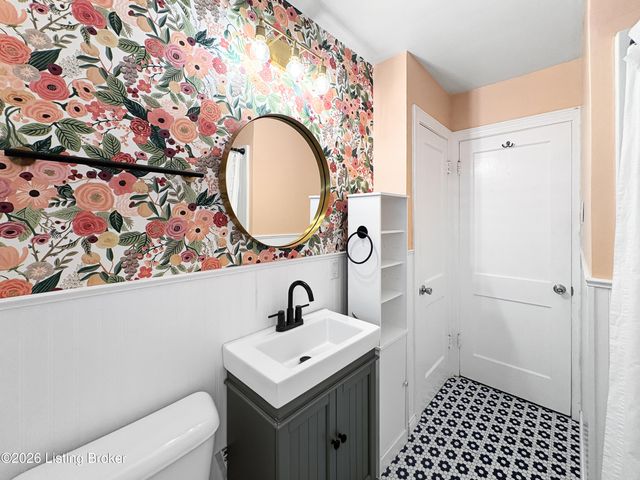 226 Kenoak Dr, Louisville, KY 40214