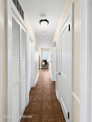 226 Kenoak Dr, Louisville, KY 40214