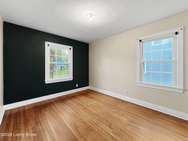 226 Kenoak Dr, Louisville, KY 40214