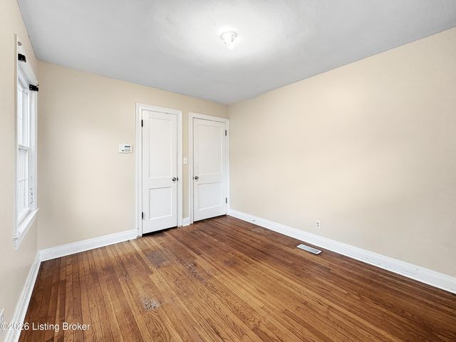 226 Kenoak Dr, Louisville, KY 40214