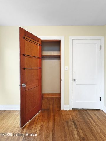 226 Kenoak Dr, Louisville, KY 40214