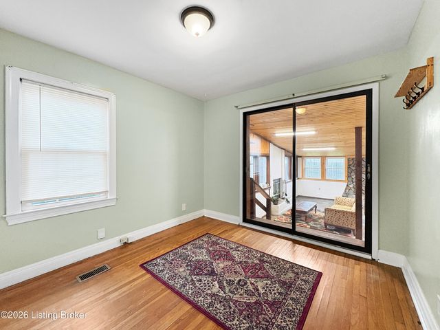 226 Kenoak Dr, Louisville, KY 40214