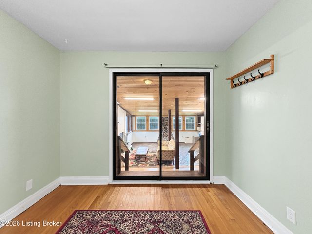 226 Kenoak Dr, Louisville, KY 40214