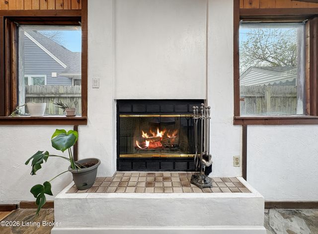 226 Kenoak Dr, Louisville, KY 40214