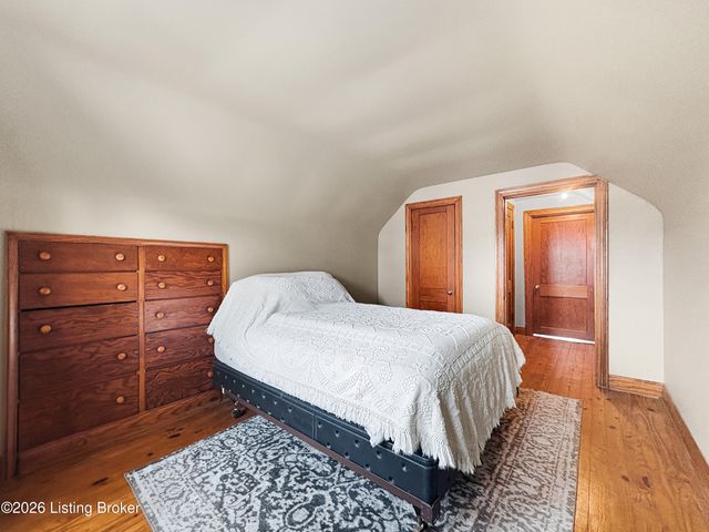 226 Kenoak Dr, Louisville, KY 40214