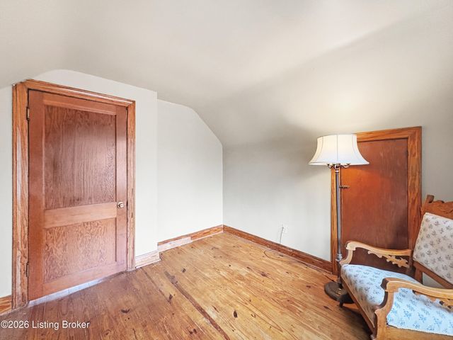 226 Kenoak Dr, Louisville, KY 40214