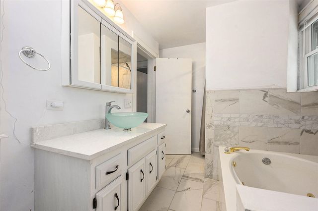 926 Washburn Avenue, Kalamazoo, MI 49048