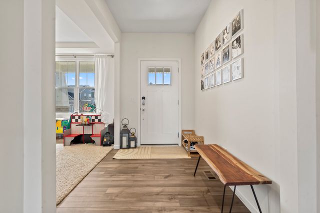 3211 Semple Way, Mundelein, IL 60060