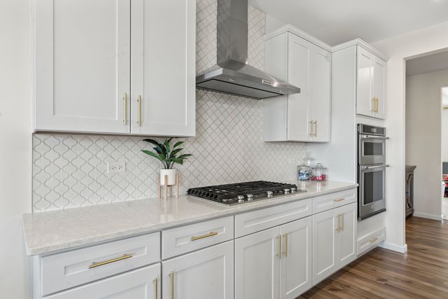 3211 Semple Way, Mundelein, IL 60060