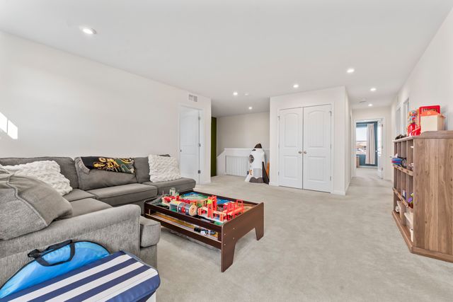 3211 Semple Way, Mundelein, IL 60060