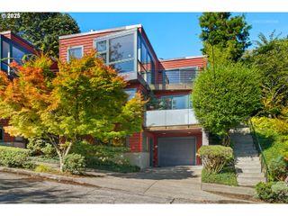 3907 Sw VIEW POINT Ter, Portland, OR 97239
