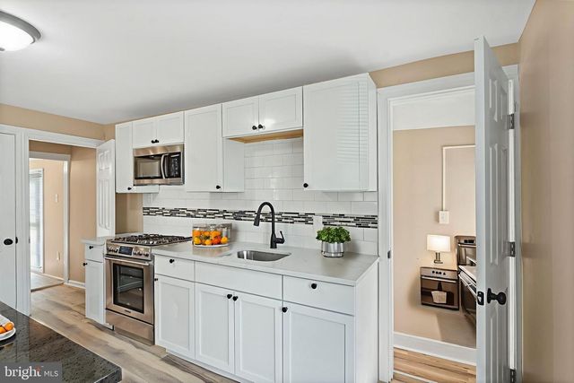 50 PINE ST, Beverly, NJ 08010