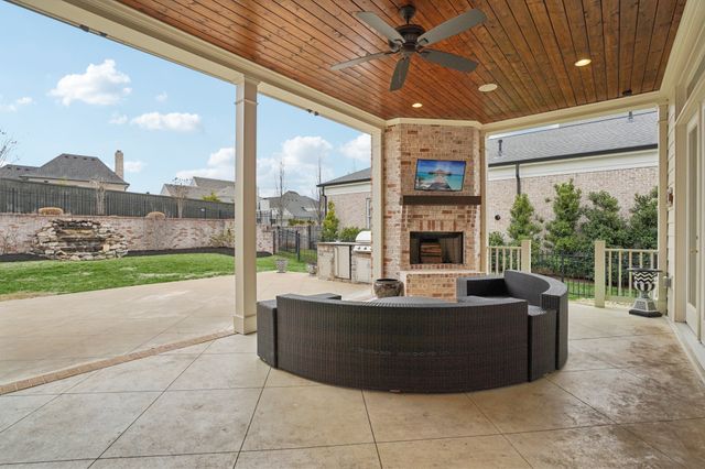 813 Stonewater Blvd, Franklin, TN 37064