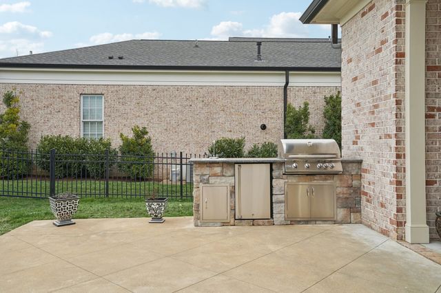 813 Stonewater Blvd, Franklin, TN 37064