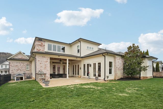 813 Stonewater Blvd, Franklin, TN 37064