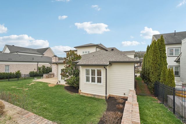 813 Stonewater Blvd, Franklin, TN 37064